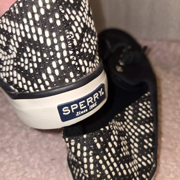 Womans Sperry black sneakers size 10 - Picture 1 of 7